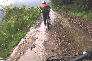 La Paz: Death Road Mountain Bike Tour with Lunch