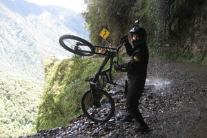 La Paz: Full-Day Death Road Mountain Bike Tour