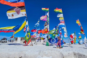 Uyuni: 1-Day Salt Flats, Giant Cacti & Sunset Adventure