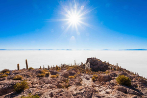 Uyuni: Salt Flats Full Day Tour with 3-Star Salt Hotel Stay