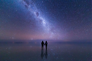 Uyuni: Salt Flats Night Tour with Stargazing and Photos