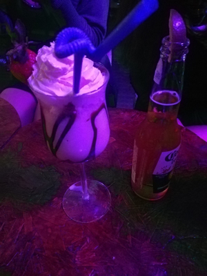 MANGOS Tropical Bar