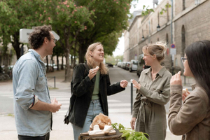 Bordeaux: Chartrons Morning Food Tour