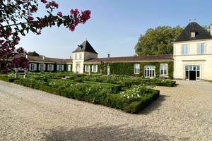 Bordéus: Aldeia de Saint Emilion com Chateaus e Prova de Vinhos