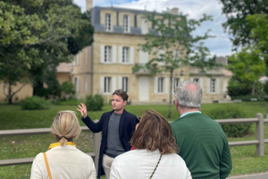 Médoc wine tour from Bordeaux: 2 wineries & 6 wines