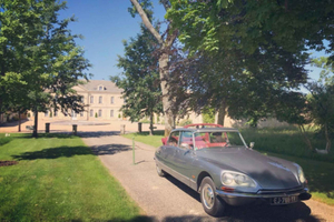 Private Luxury Wine Tour to St. Emilion in a Citroën DS