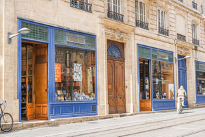 Small Group Historical & Gourmet Guided Visit