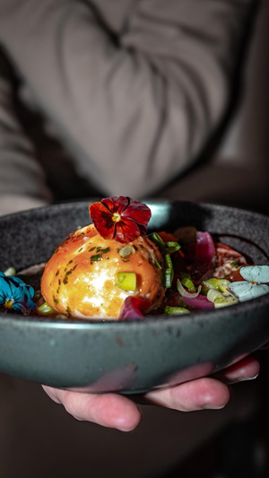 Alma restaurant club