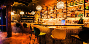 Les Mauvais Garçons: Bar / Restaurant Speakeasy