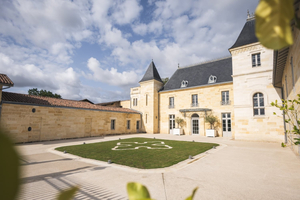 Les Suites De Moncets [Château Moncets]