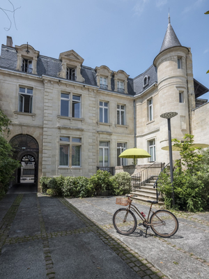 Yndo Hotel