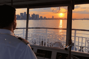 Boston Harbor: Rejs w pełni księżyca z opcją szampana