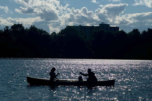 Newton: Charles River Canoe Rental