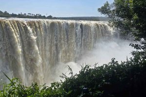 Kasane: Victoria Falls Historical Tour with Hotel Pickup