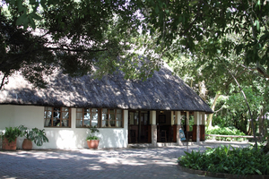 Island Safari Lodge