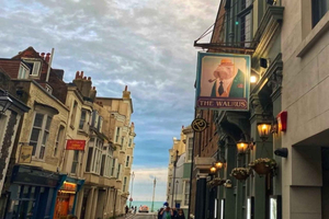 From London: Seven Sisters & Brighton Private Day Trip