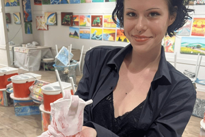 Brisbane CBD: 2H Ceramic Paint Class | Paint and Sip