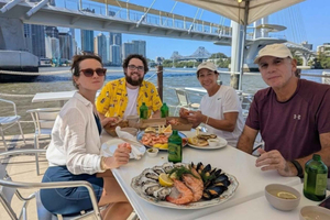 Excursão Guiada de Bicicleta Elétrica com Degustação de Comida