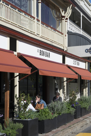 C'est Bon Restaurant & Le Bon Bar