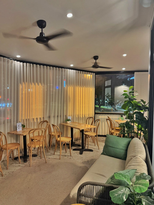 Stickybeak Wine Bar