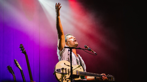 Ash Grunwald with The Brisbane City Gospel Choir