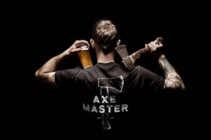 Bruxelles: Lancio dell'ascia ed esperienza di birra artigianale