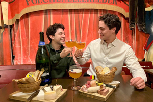 Brussels: Food Tour of 10 Tastings - Waffles, Beers & More