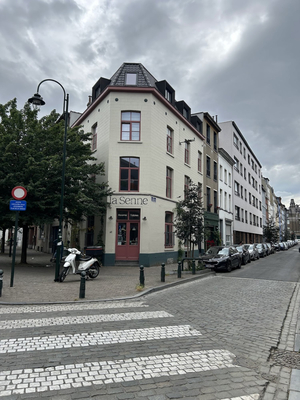 La Senne Guesthouse & Café