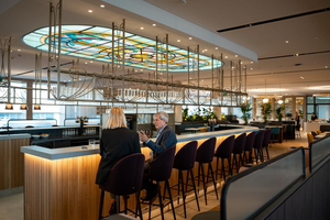 The View Lounge - Gates B