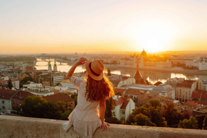 Budapest: Castle Hill Photoshoot with Private Photographer