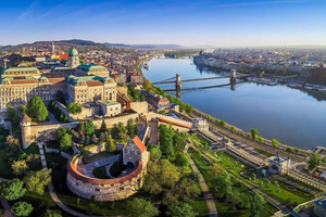 Budapest Half Day Car Tour with Guide