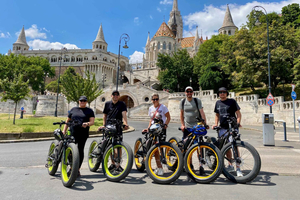 Budapests höjdpunkter: Guidad elcykeltur med liveguide