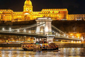 Budapest: Crucero Histórico con Bebida de Bienvenida