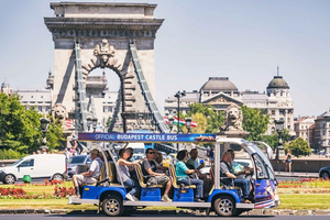 Budapest: Autobús turístico eléctrico Hop-On Hop-Off oficial del Castillo de Buda