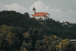 Budapest: Tihany Peninsula Hike and Abbey Day Trip