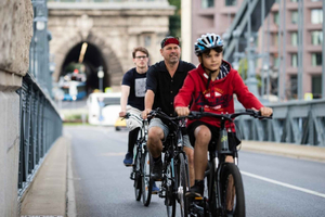Choose a bicycle and make your own tour in Budapest-24 hrs