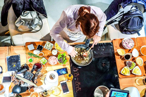 Tee-se-itse-kokkauskurssi ja kaksi gourmet-ateriaa Makeryllä