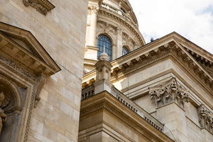 Full Day Budapest City Tour with Lunch, Wine & Dessert