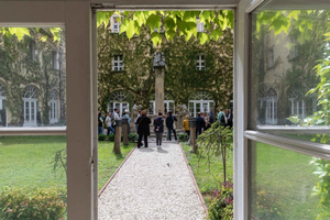 Tour por jardines secretos y patios ocultos de Budapest