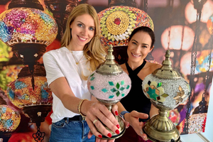 Taller de lámparas de mosaico turco en Budapest con aperitivos