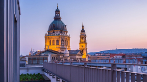 12 Revay Hotel