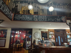 Lámpás Pub
