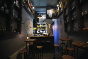Side Cocktail Bar