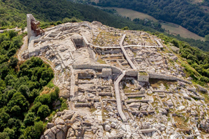 Plovdiv: excursión de 1 día a Perperikon, la cascada y los hongos de piedra