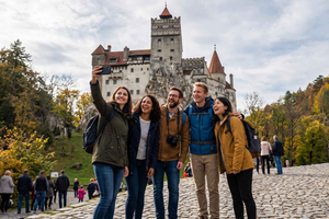 Tour di 1 giorno a Brașov con salta-coda al Castello di Dracula e al Castello di Peles