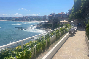 Sozopol: tour guidato della Città Vecchia, giornata in spiaggia e pranzo