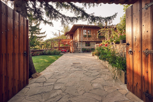 Yovina House