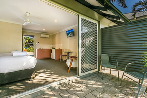 The Park Hotel Motel
