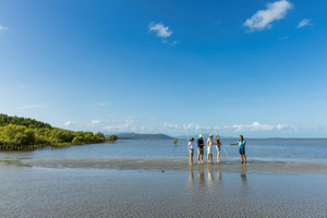 Cairns: Aboriginal Coastal Adventure & Mossman Gorge Tour