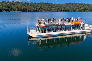Crociera in barca sul lago Barrine - Scopri la gemma nascosta del Queensland
